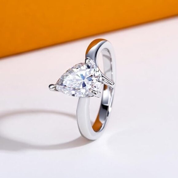 2cttw Pear Cut Moissanite D Color VVS1 Clarity Silver Wedding Ring - Picture 3 of 6